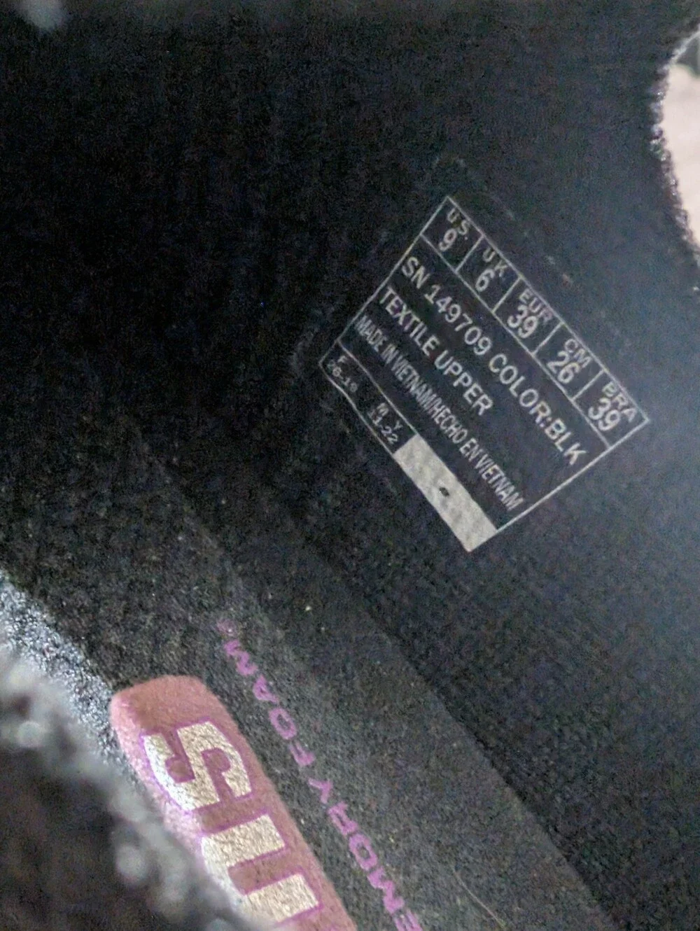 Skechers Women's Size 9Black Slip-On Knit Casual Sneakers